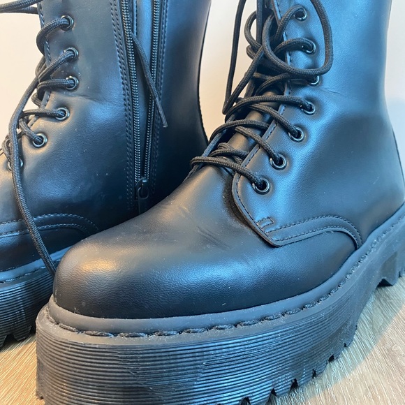 Dr Martens Jadon Mono ll - Size 11 - Picture 4 of 6